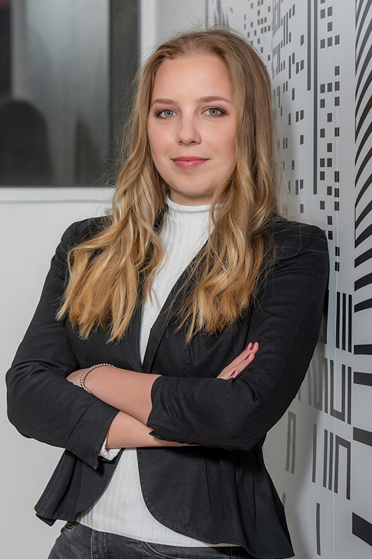 Dóra Szakács